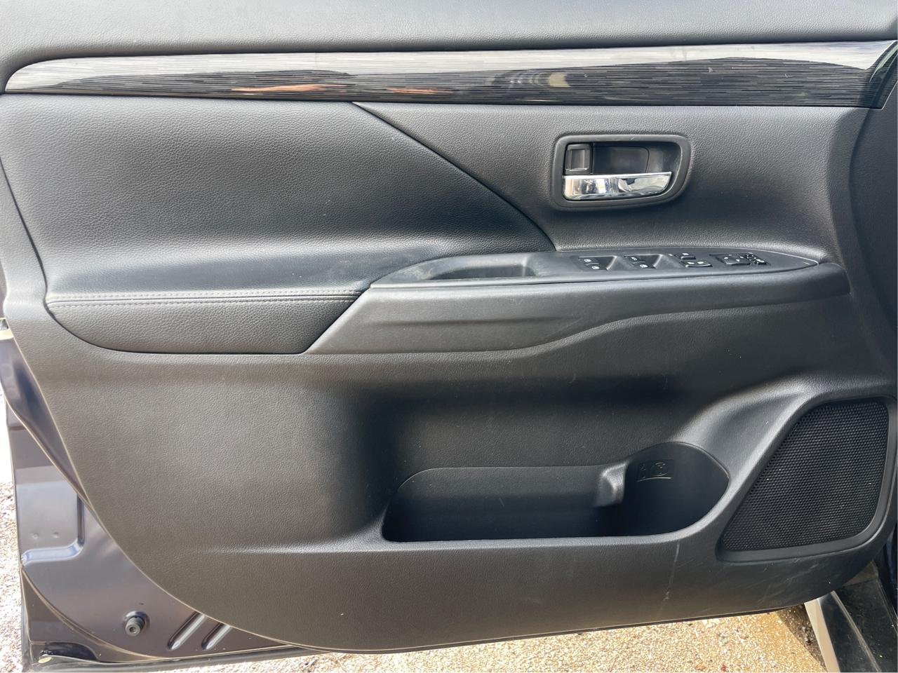 Mitsubishi Outlander SEL AWD 2018