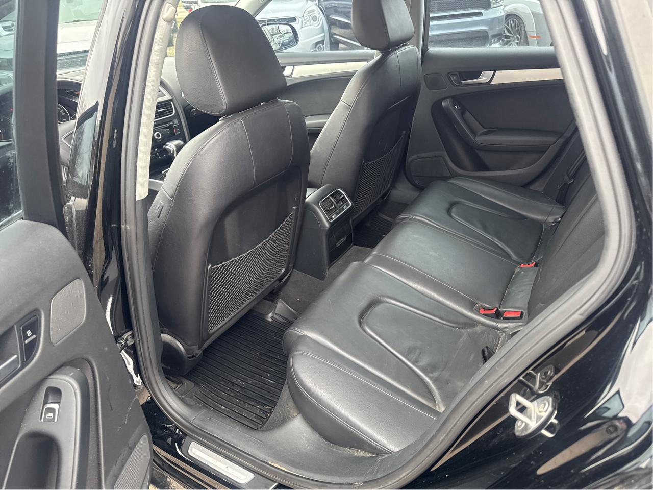 Audi A4 2.0T Sedan quattro Tiptronic 2013