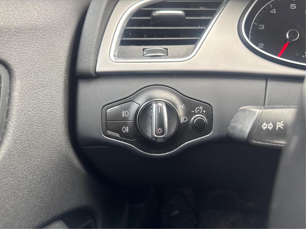 Audi A4 2.0T Sedan quattro Tiptronic 2013