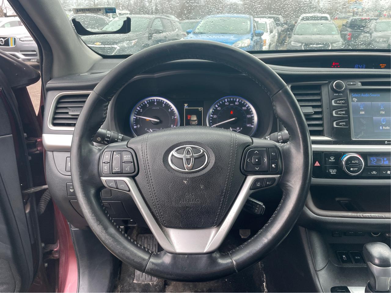 Toyota Highlander SE FWD V6 2017