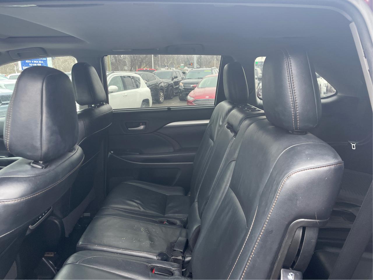 Toyota Highlander SE FWD V6 2017