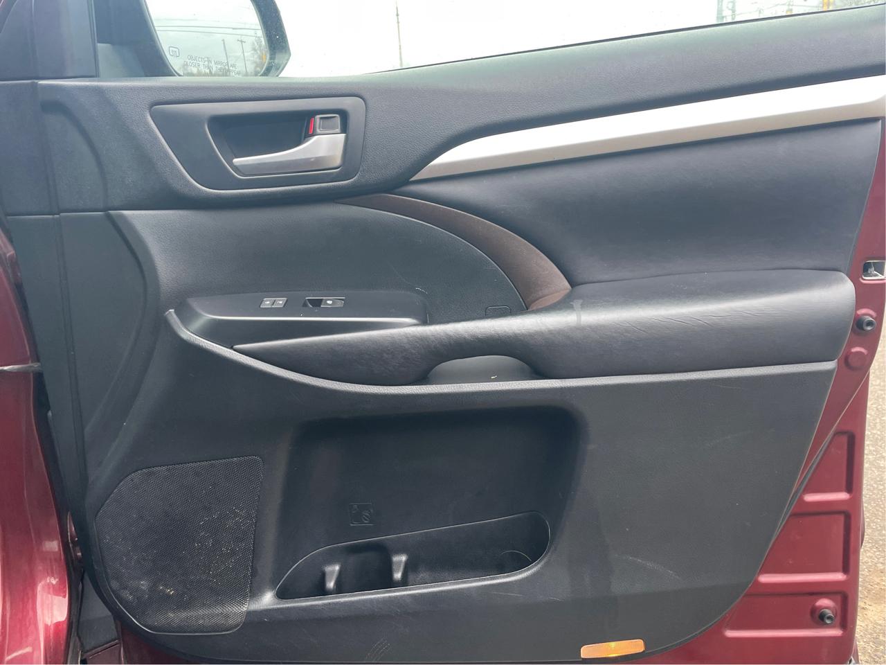 Toyota Highlander SE FWD V6 2017