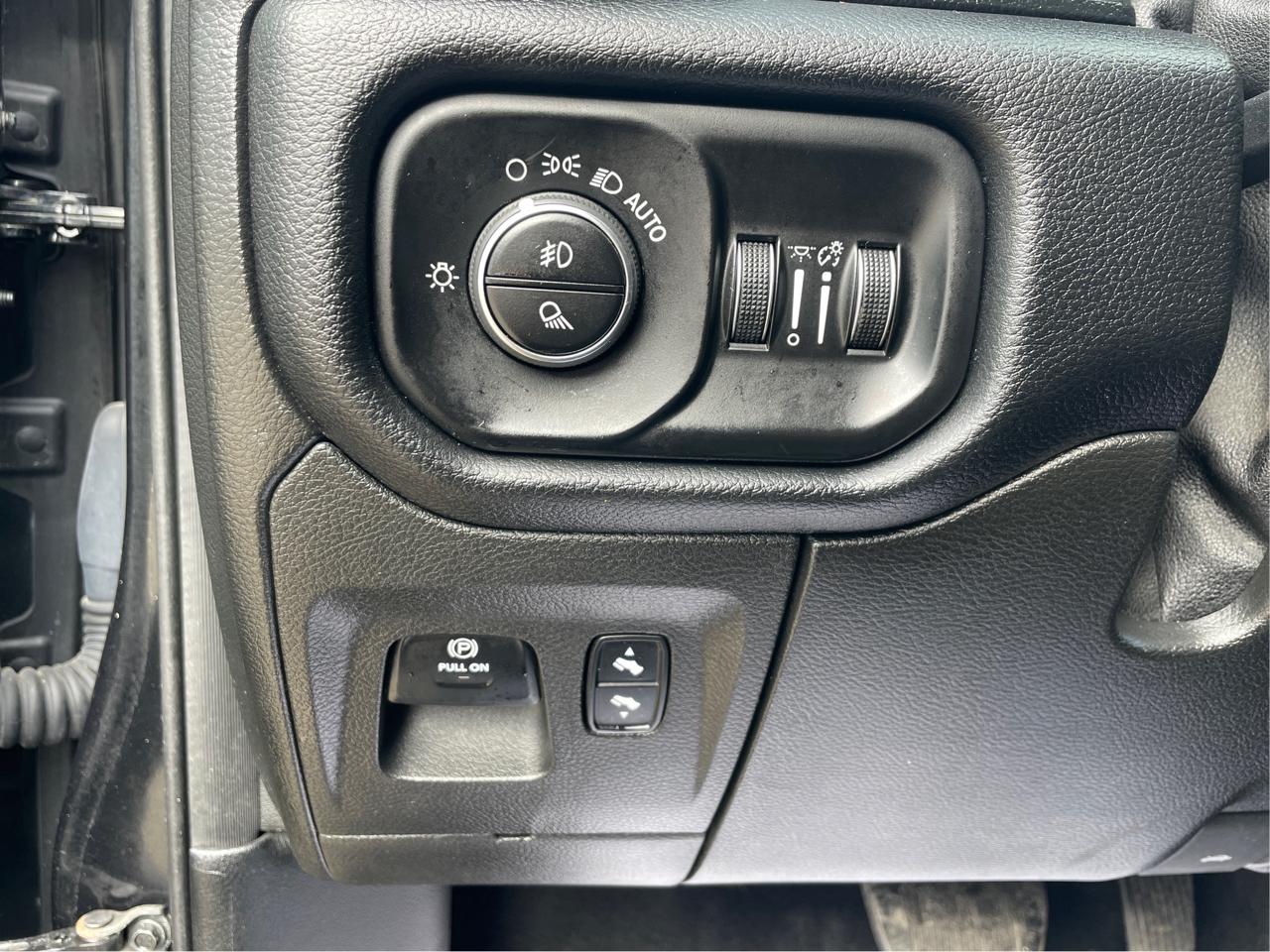 RAM 1500 Big Horn Crew Cab SWB 4WD 2019