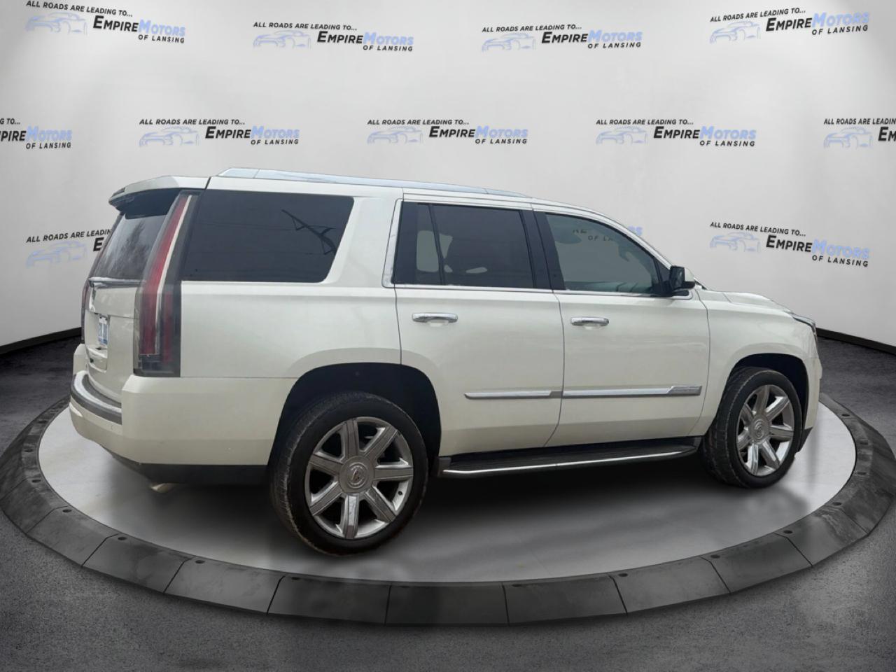 Cadillac Escalade Luxury 4WD 2015
