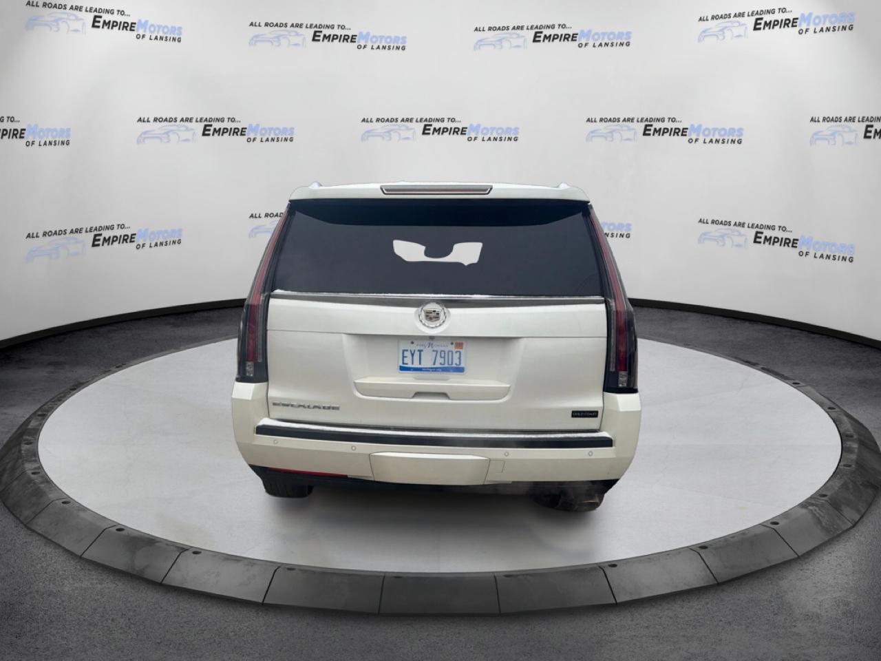 Cadillac Escalade Luxury 4WD 2015