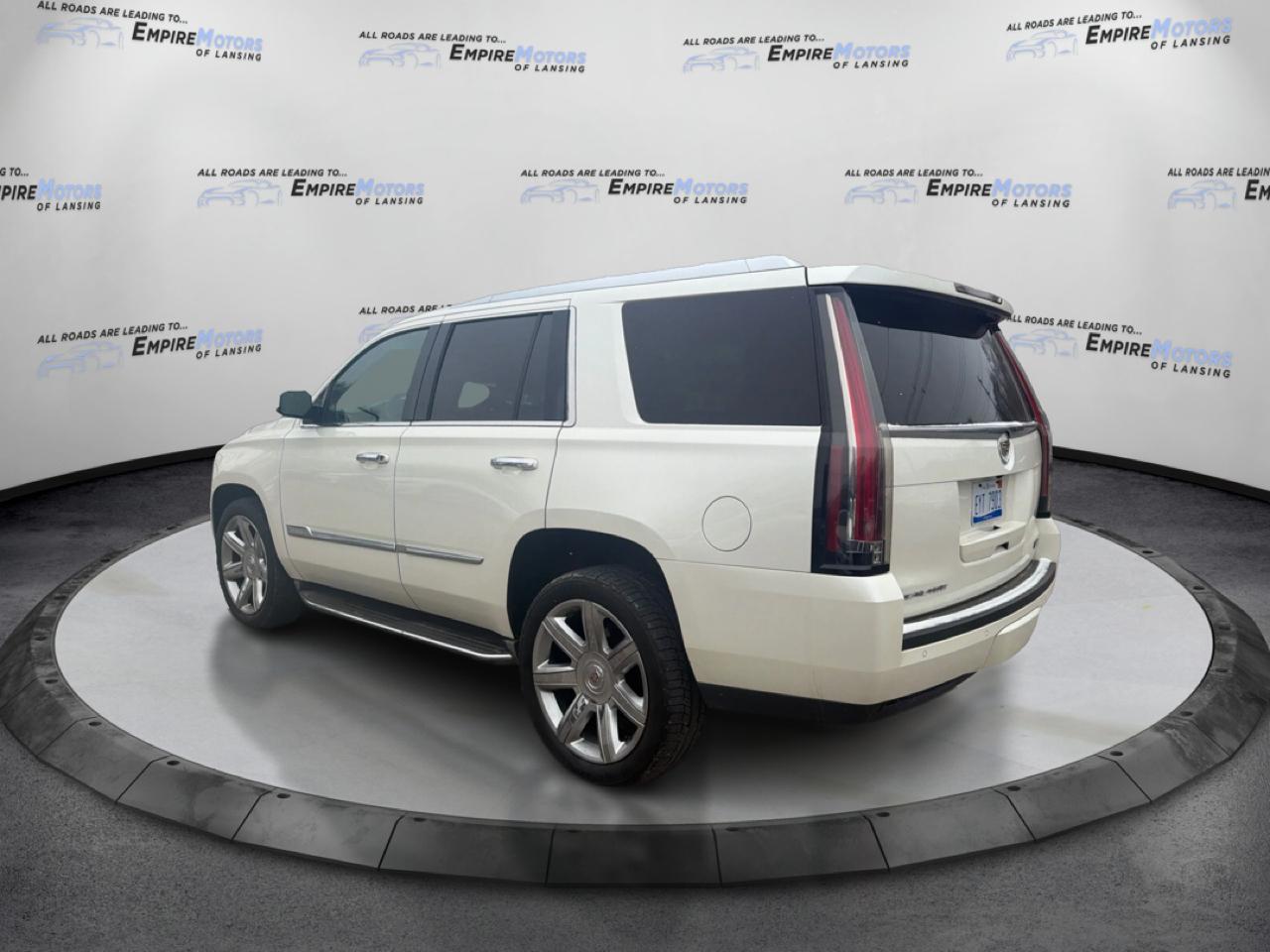 Cadillac Escalade Luxury 4WD 2015