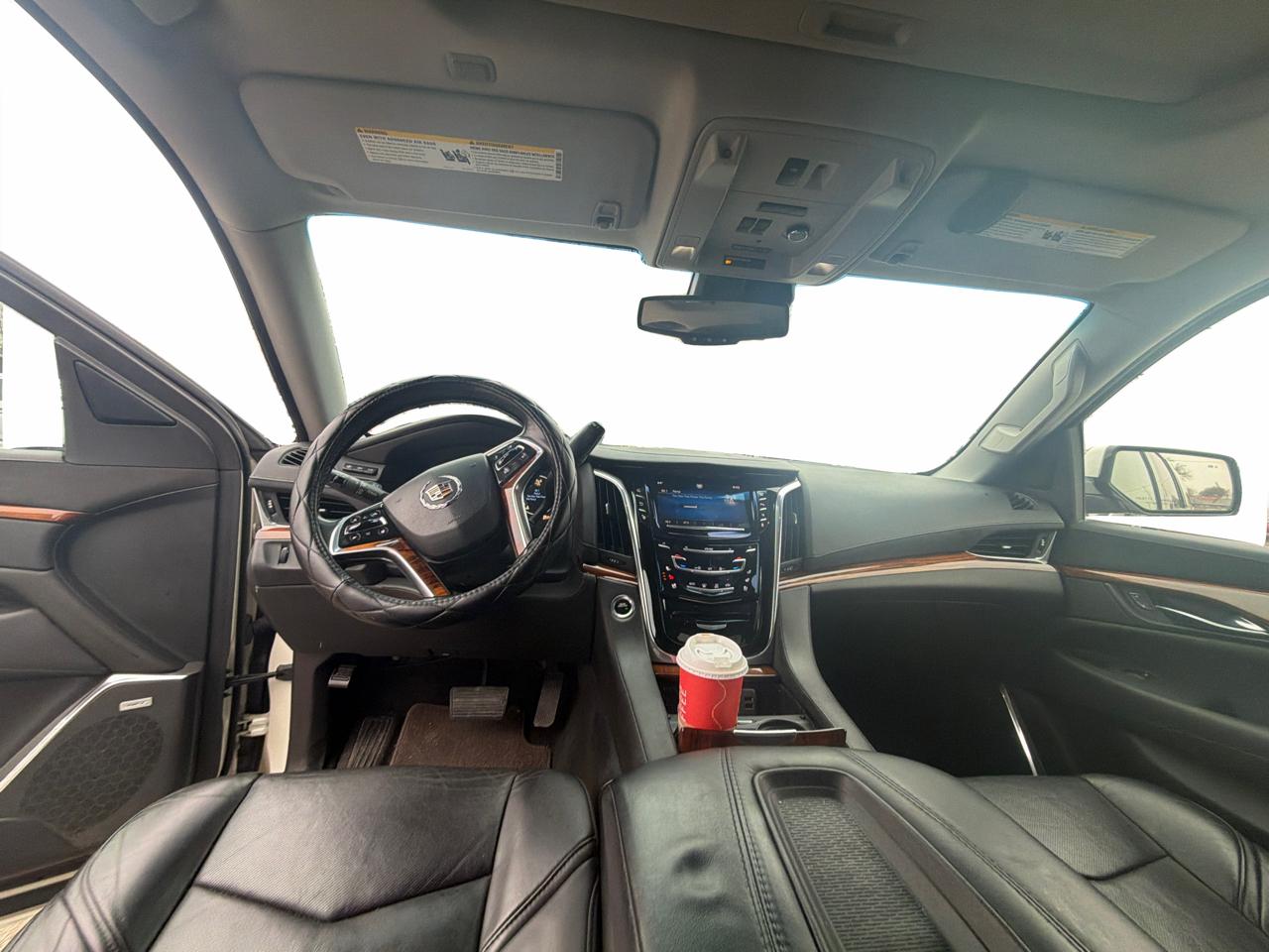 Cadillac Escalade Luxury 4WD 2015