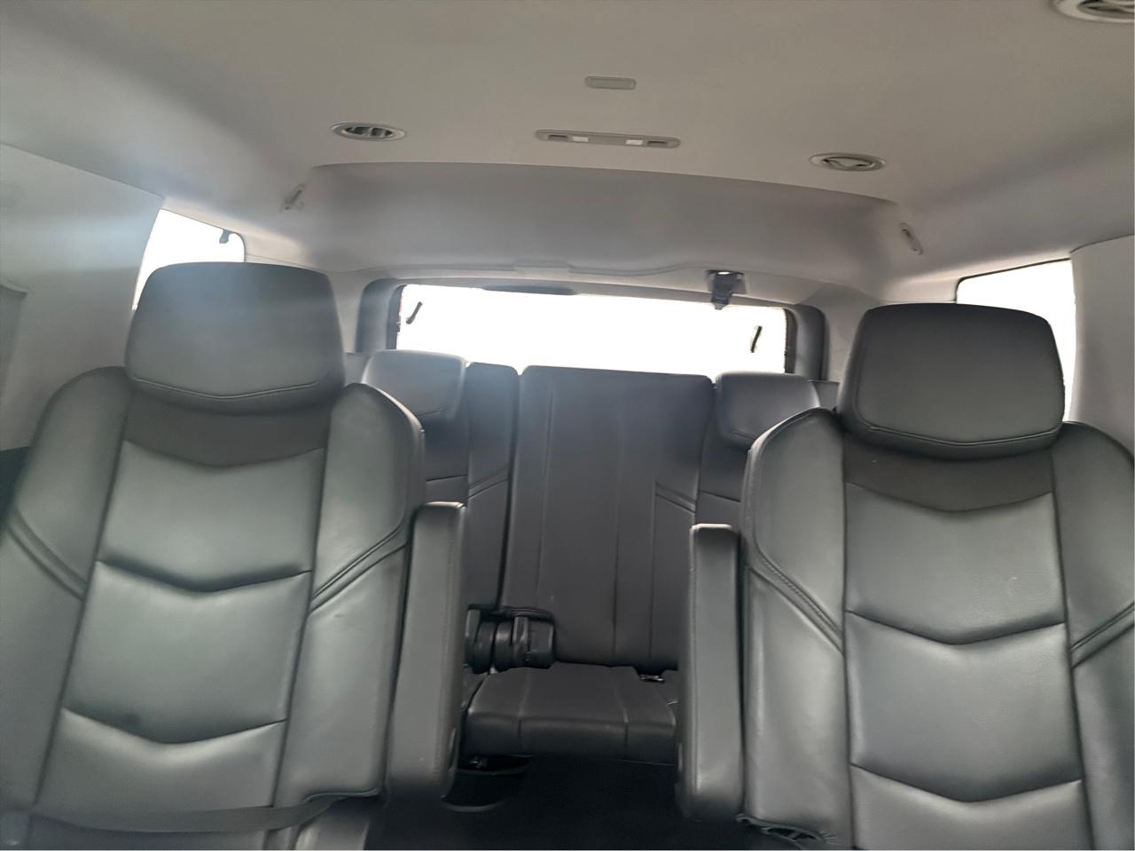 Cadillac Escalade Luxury 4WD 2015