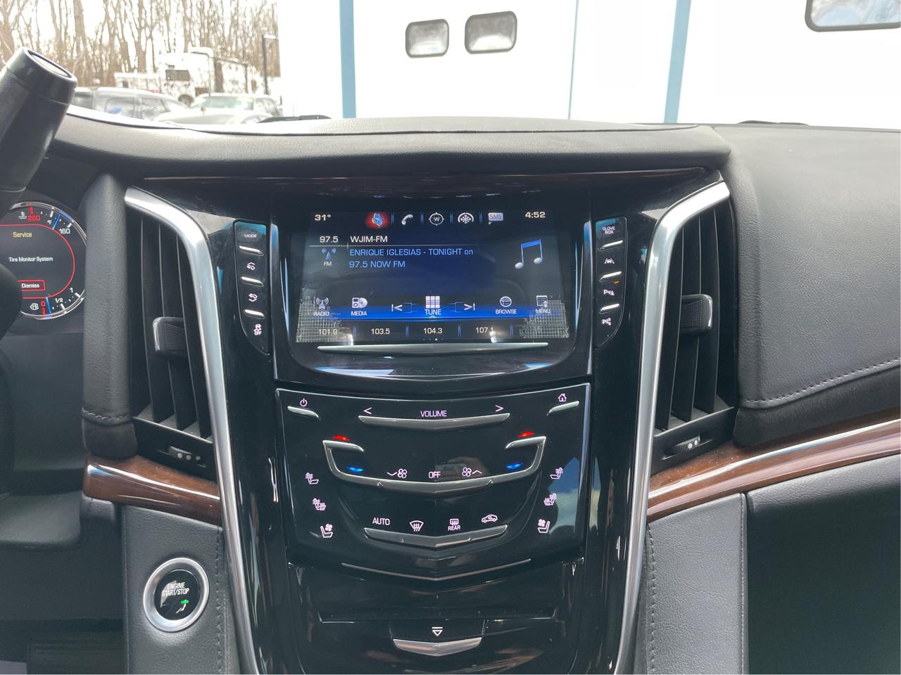 Cadillac Escalade Luxury 4WD 2019
