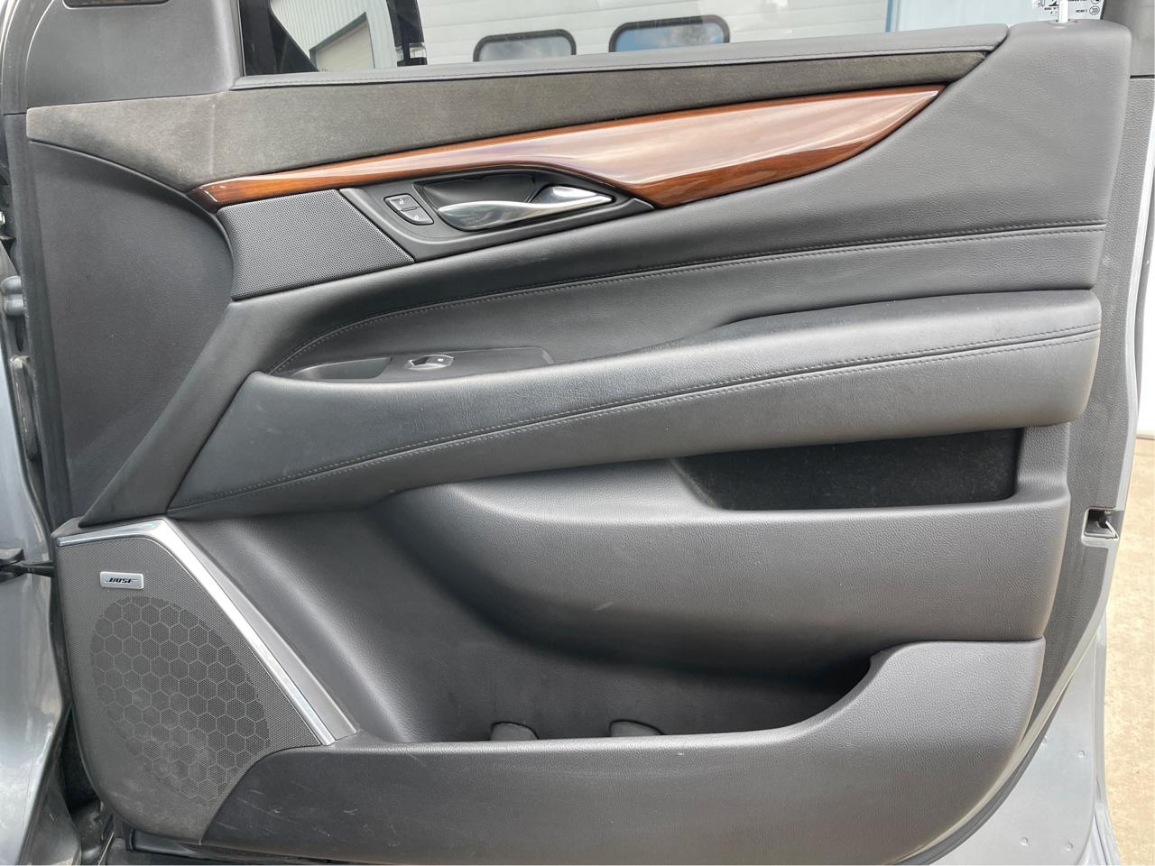 Cadillac Escalade Luxury 4WD 2019