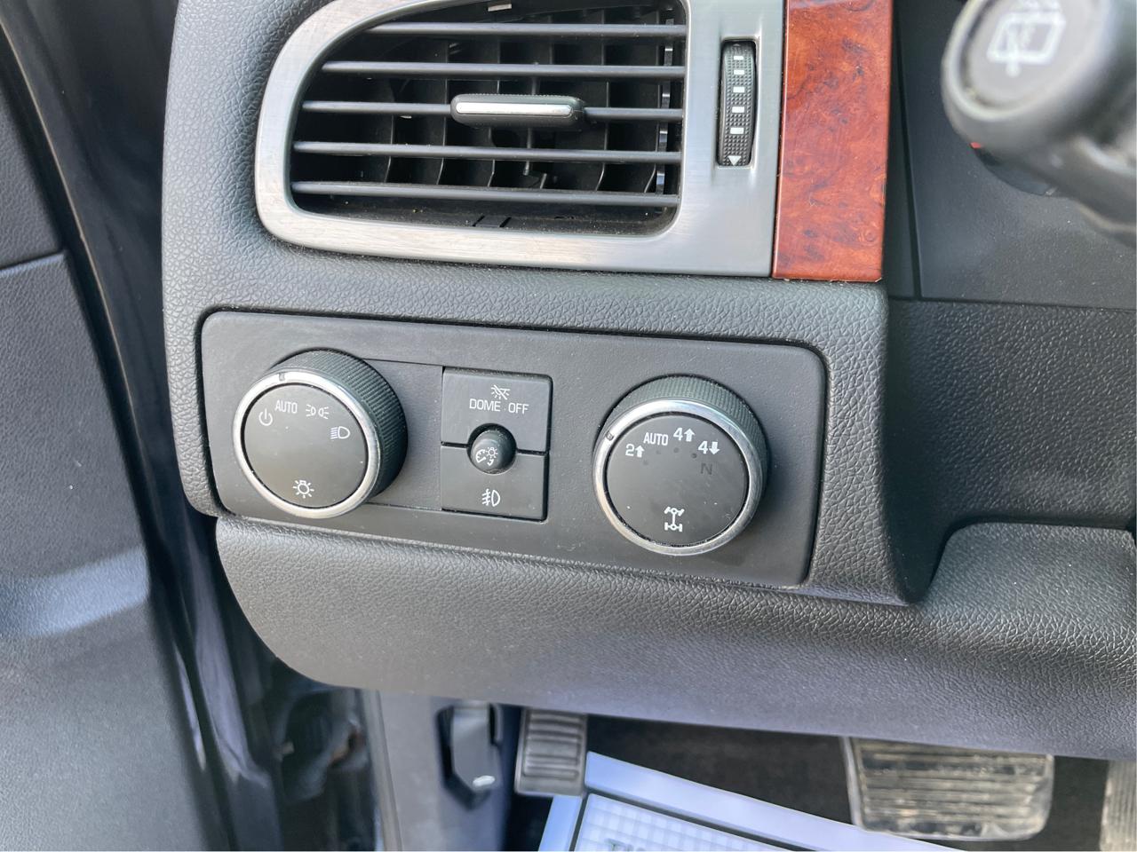 Chevrolet Suburban LTZ 1500 4WD 2011