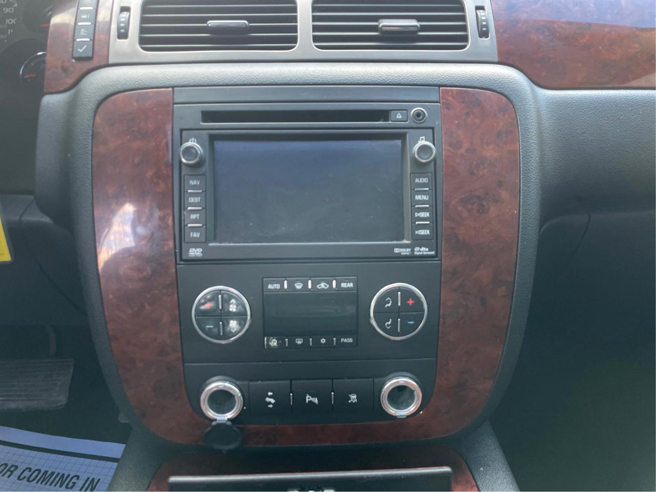 Chevrolet Suburban LTZ 1500 4WD 2011