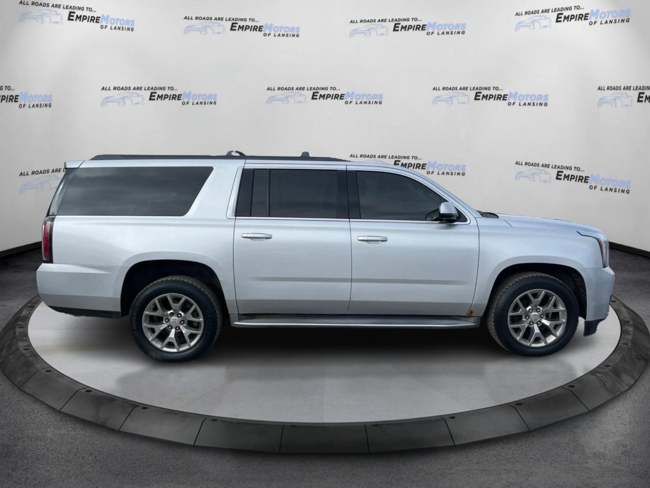 GMC Yukon XL SLT 1/2 Ton 4WD 2015