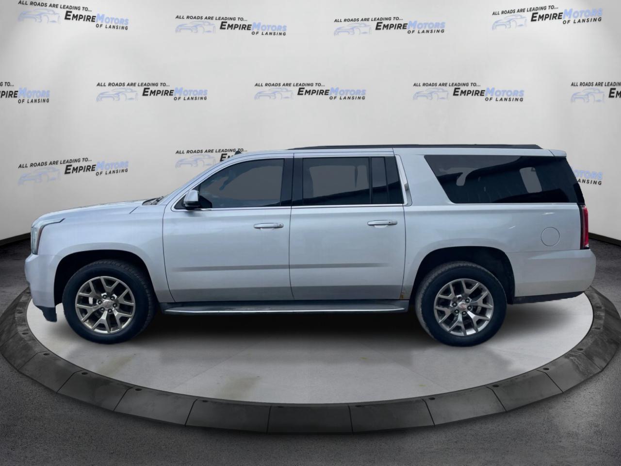 GMC Yukon XL SLT 1/2 Ton 4WD 2015