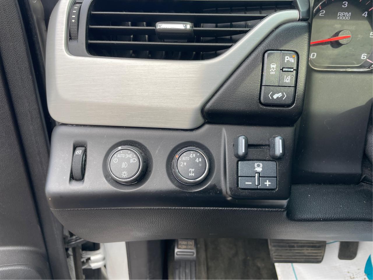 GMC Yukon XL SLT 1/2 Ton 4WD 2015