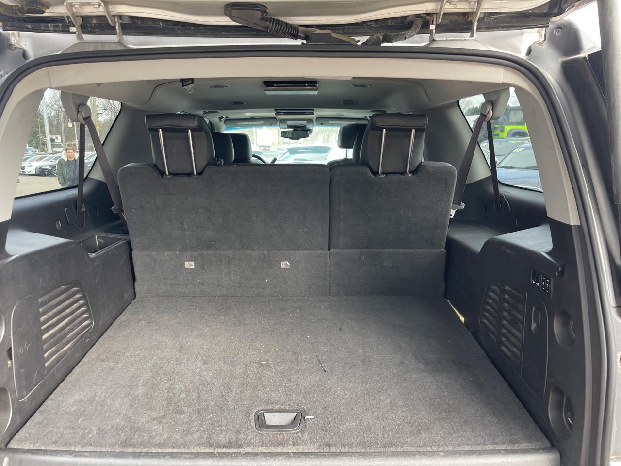 GMC Yukon XL SLT 1/2 Ton 4WD 2015