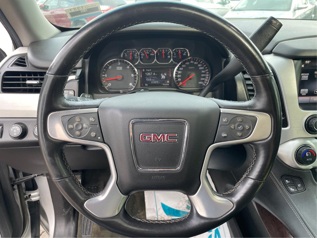 GMC Yukon XL SLT 1/2 Ton 4WD 2015