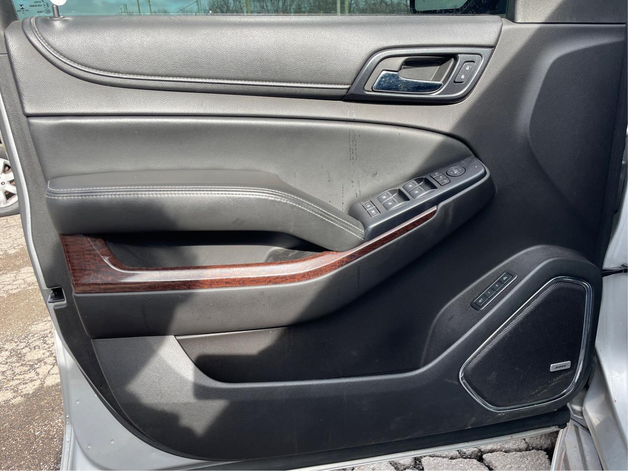 GMC Yukon XL SLT 1/2 Ton 4WD 2015