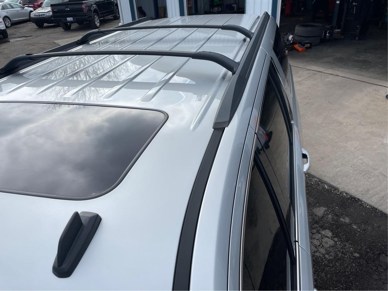 GMC Yukon XL SLT 1/2 Ton 4WD 2015