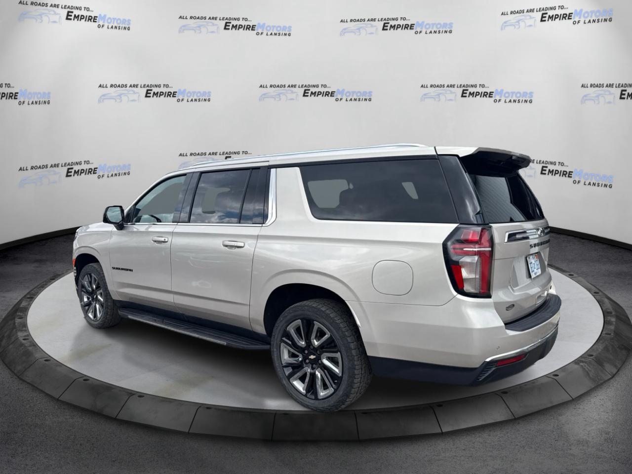 Chevrolet Suburban LT 4WD 2021