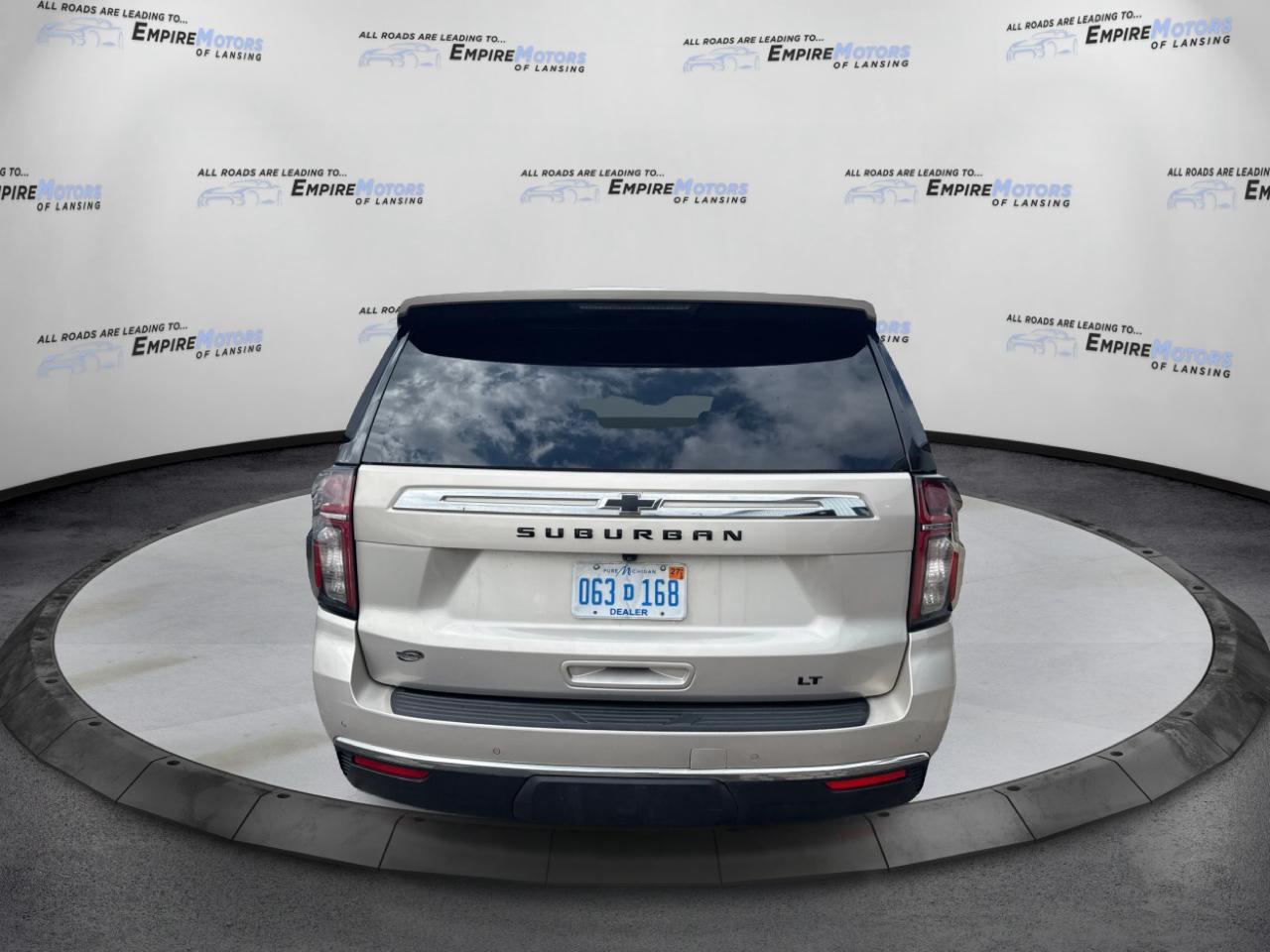 Chevrolet Suburban LT 4WD 2021