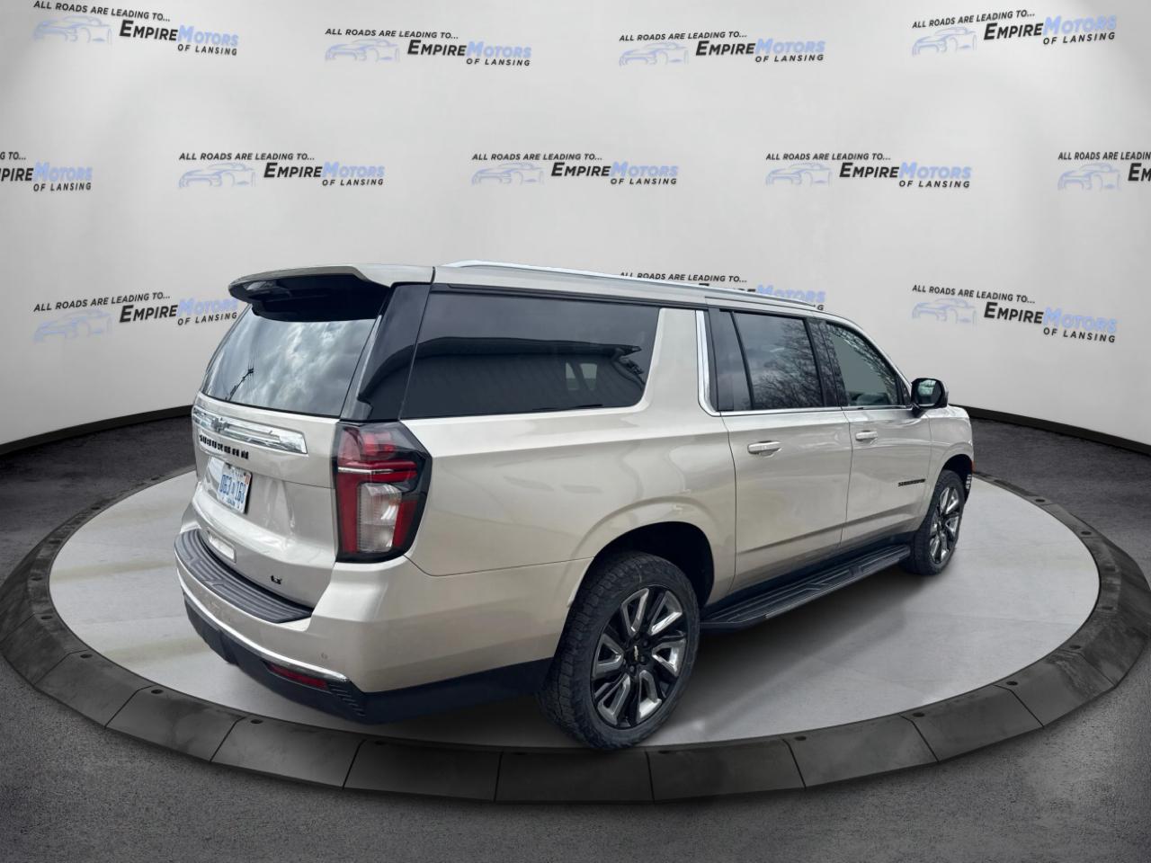 Chevrolet Suburban LT 4WD 2021
