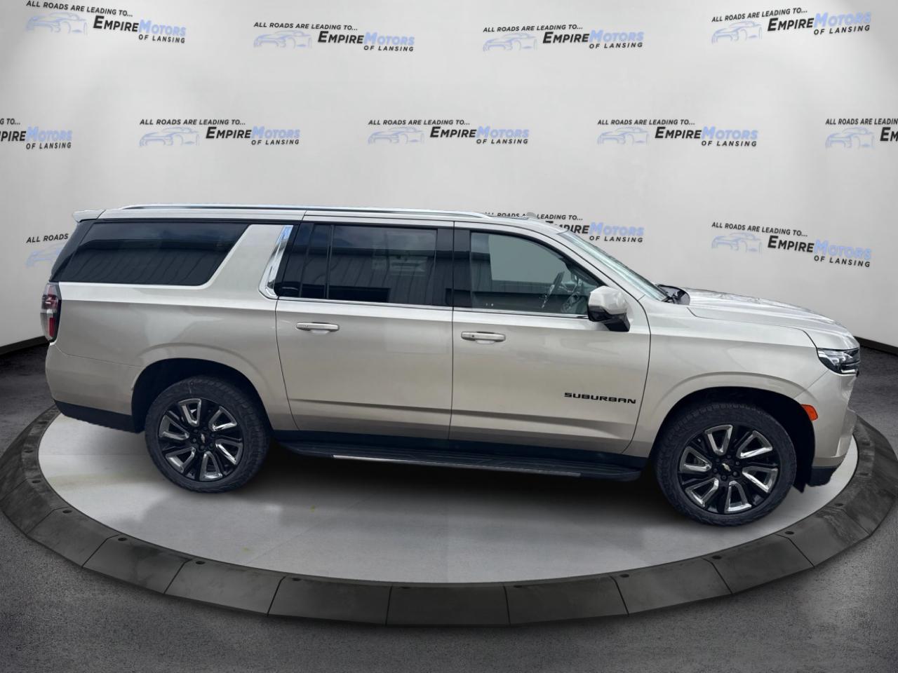 Chevrolet Suburban LT 4WD 2021