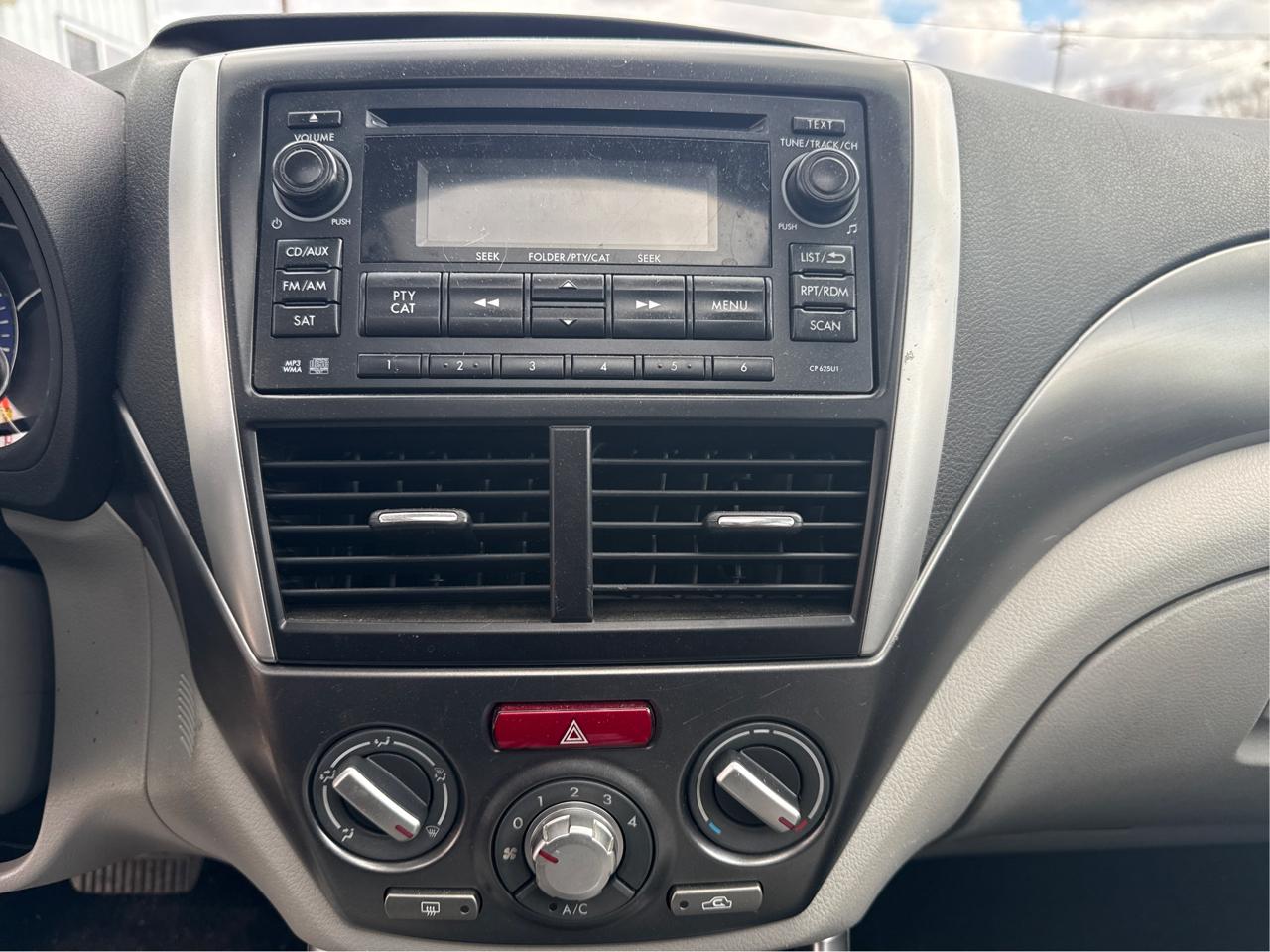 Subaru Forester 2.5X Premium 2011