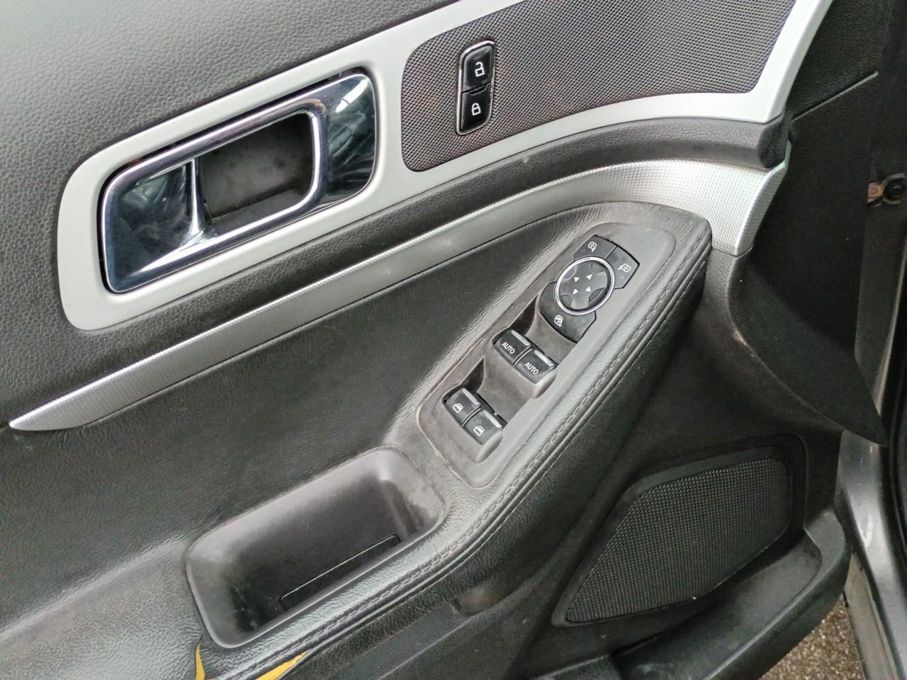 Ford Explorer XLT FWD 2011