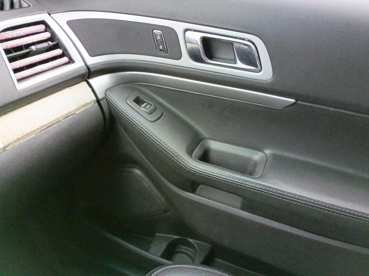 Ford Explorer XLT FWD 2011