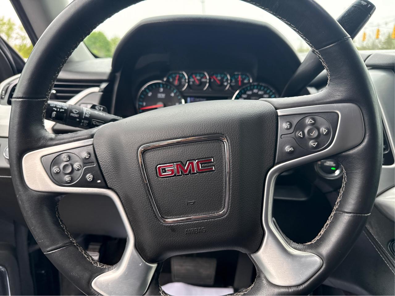 GMC Yukon SLT 4WD 2017