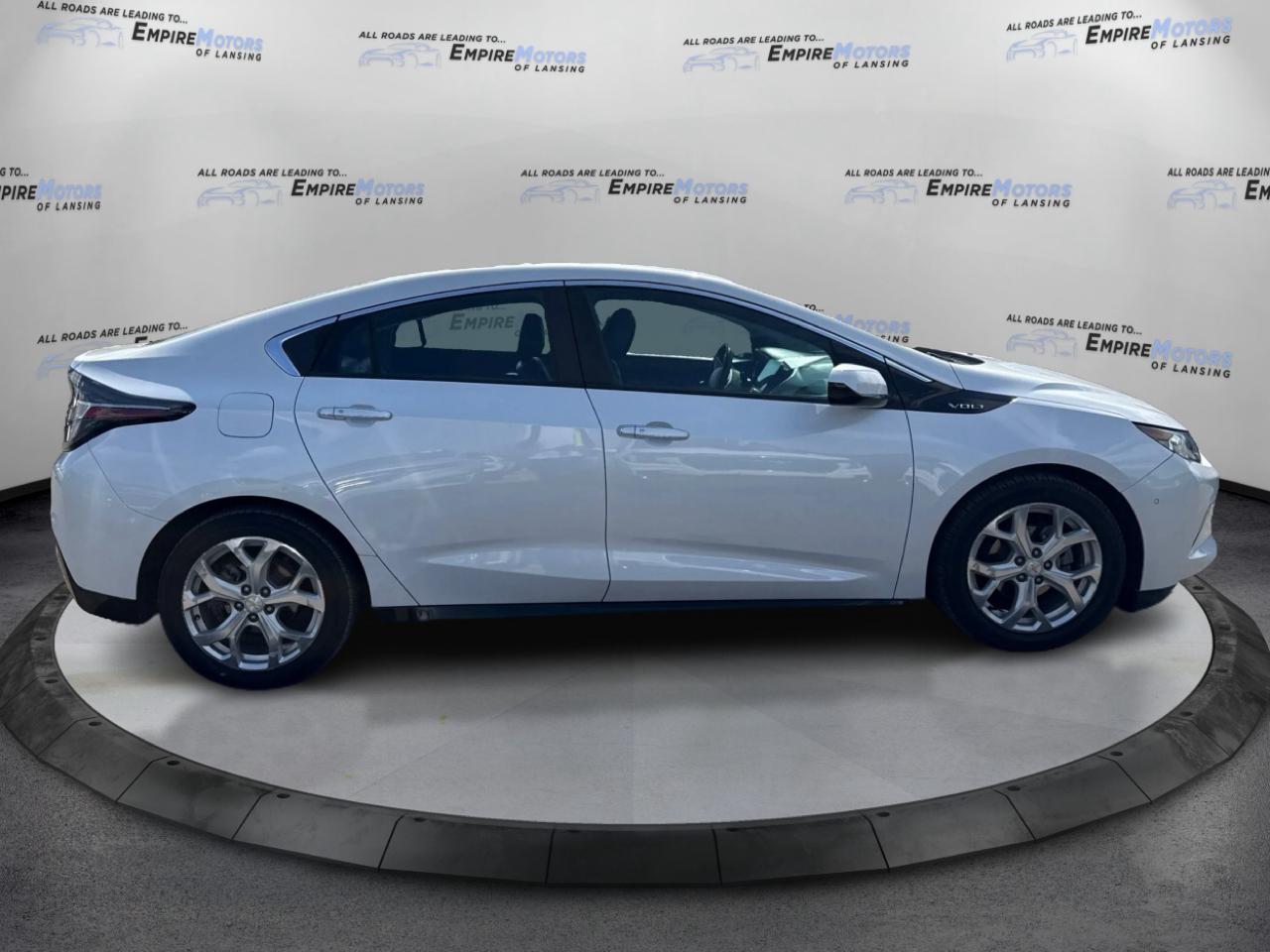 Chevrolet Volt Premier w/ Standard Emission Package 2017