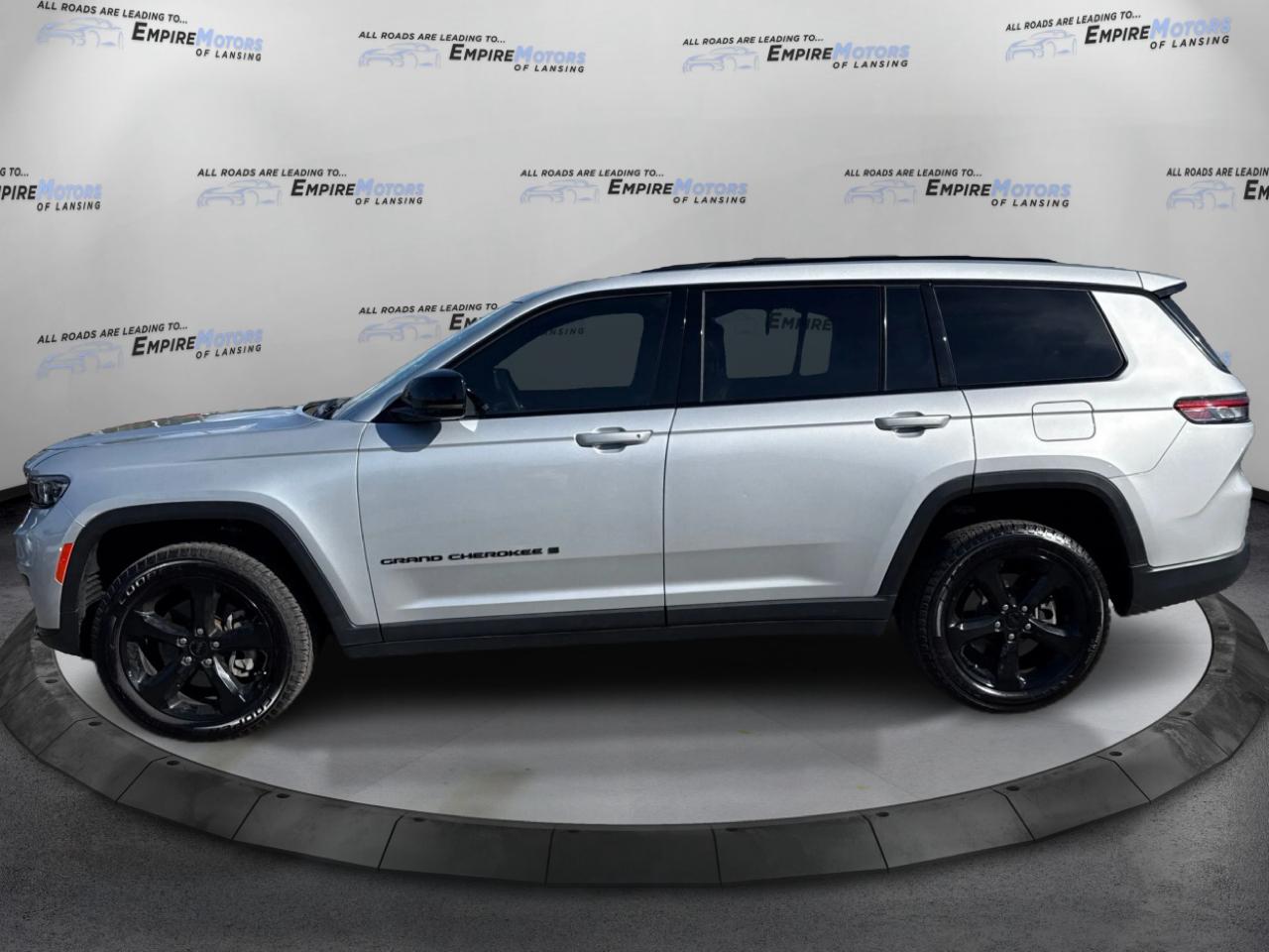 Jeep Grand Cherokee L Laredo 4WD 2023