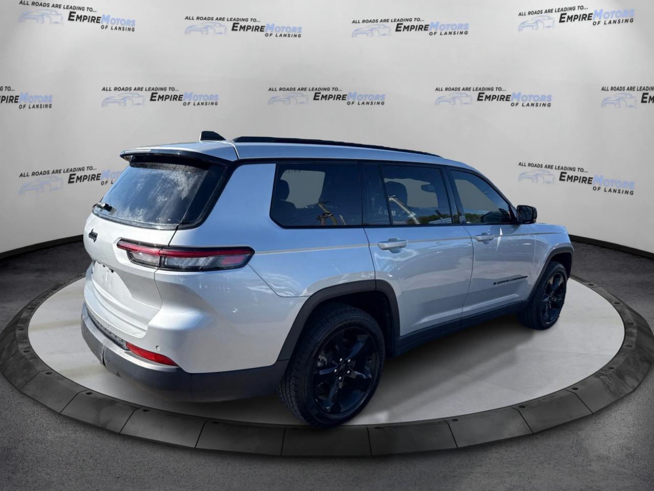 Jeep Grand Cherokee L Laredo 4WD 2023