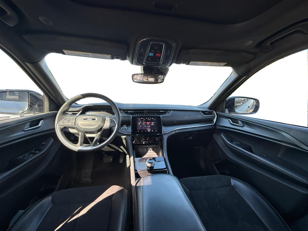 Jeep Grand Cherokee L Laredo 4WD 2023