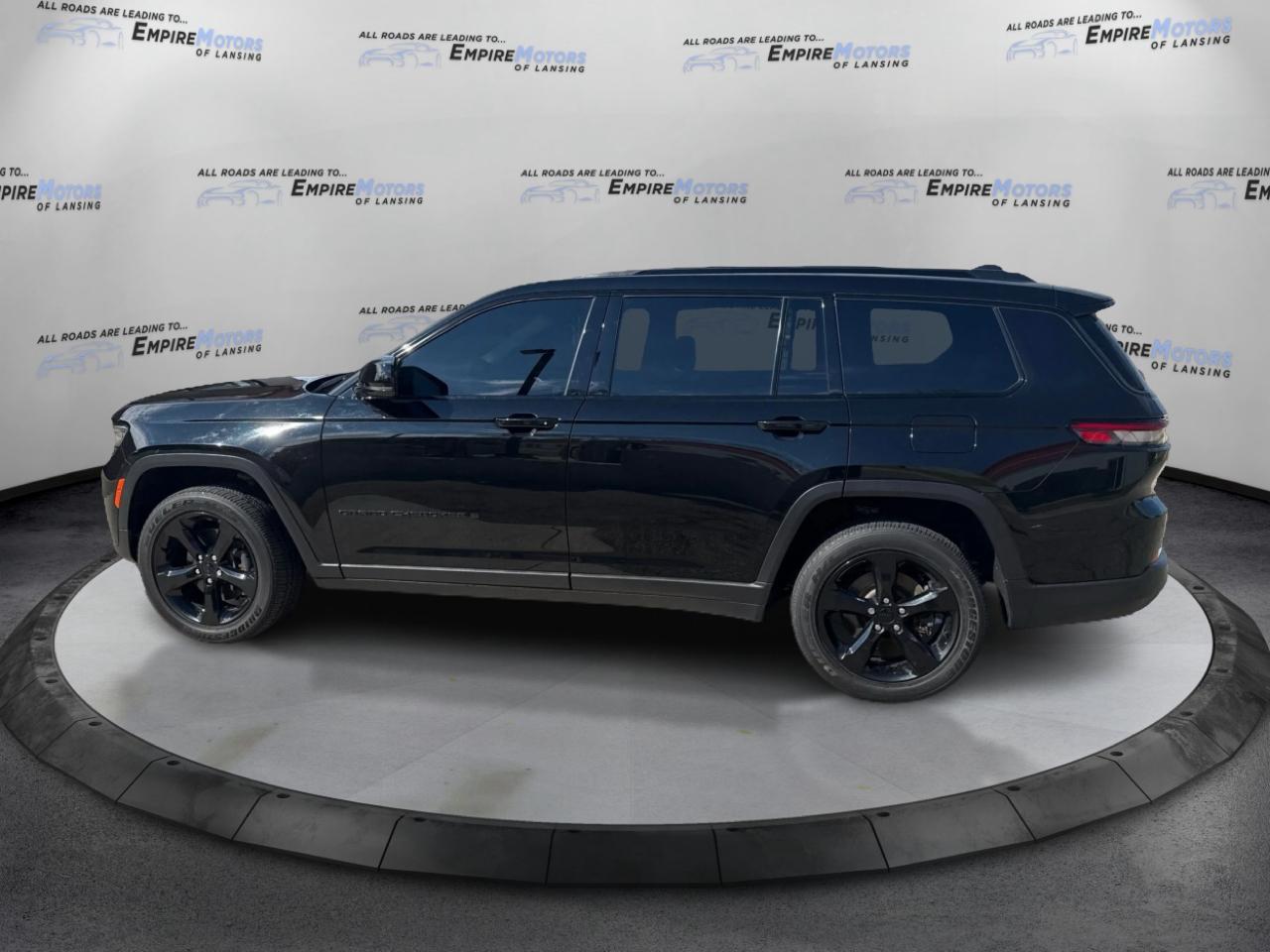 Jeep Grand Cherokee L Laredo 4WD 2023