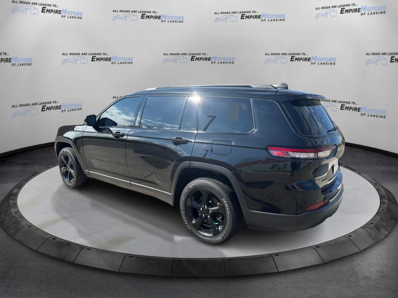 Jeep Grand Cherokee L Laredo 4WD 2023