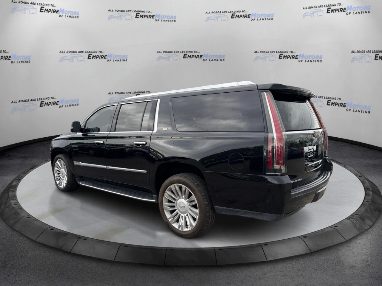 Cadillac Escalade ESV Standard 4WD 2018