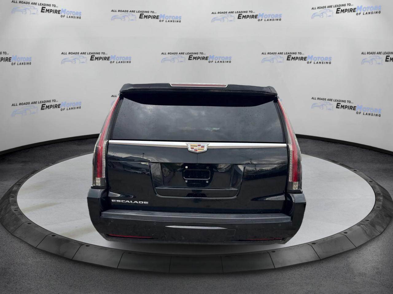 Cadillac Escalade ESV Standard 4WD 2018