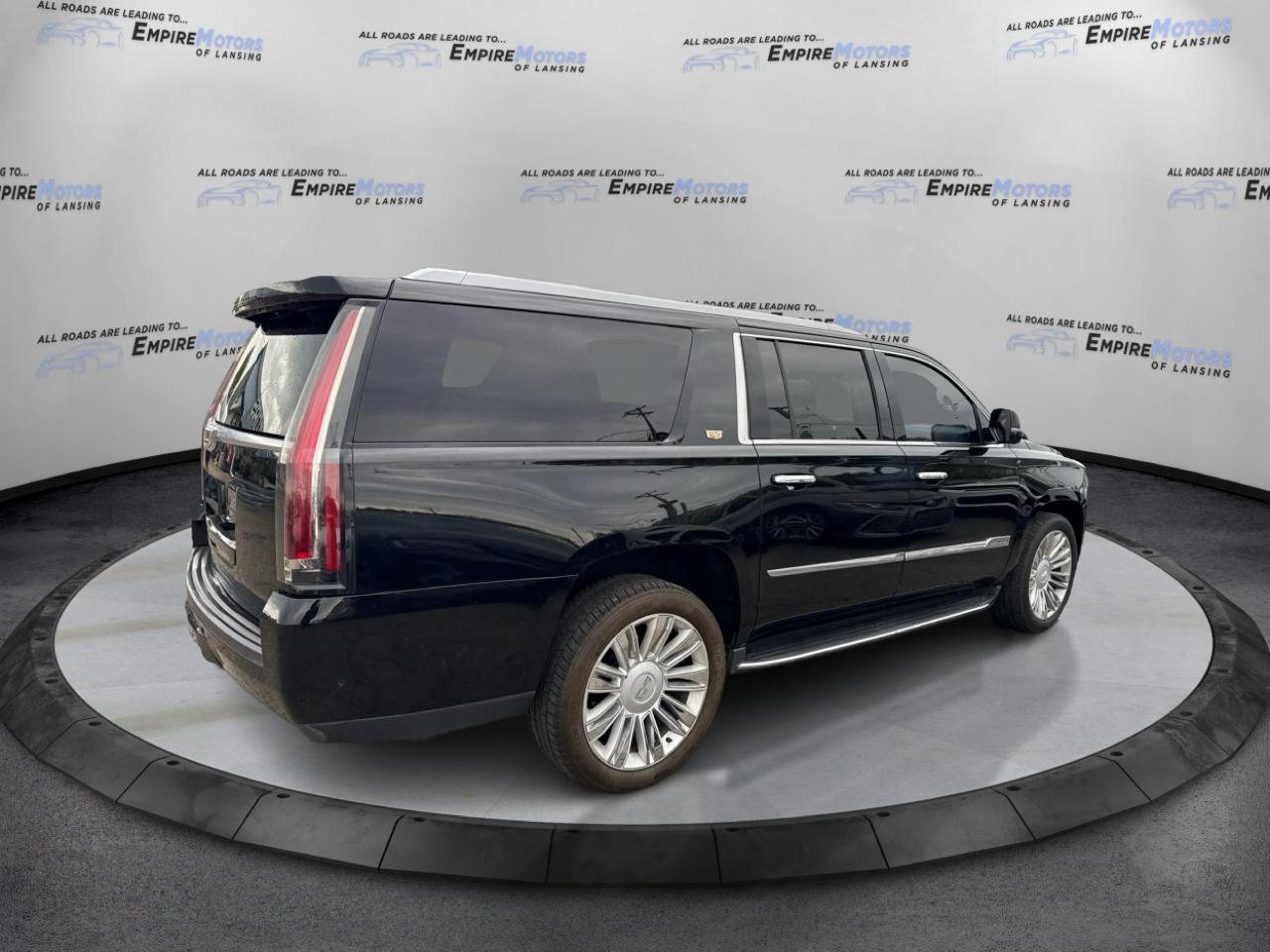 Cadillac Escalade ESV Standard 4WD 2018