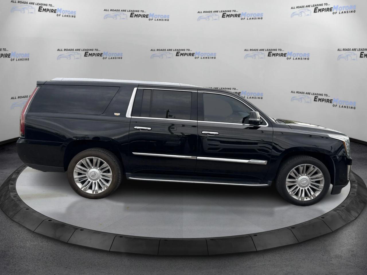 Cadillac Escalade ESV Standard 4WD 2018