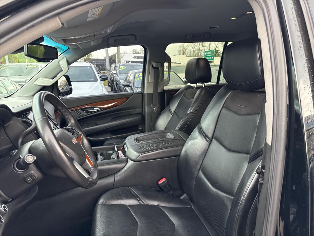 Cadillac Escalade ESV Standard 4WD 2018
