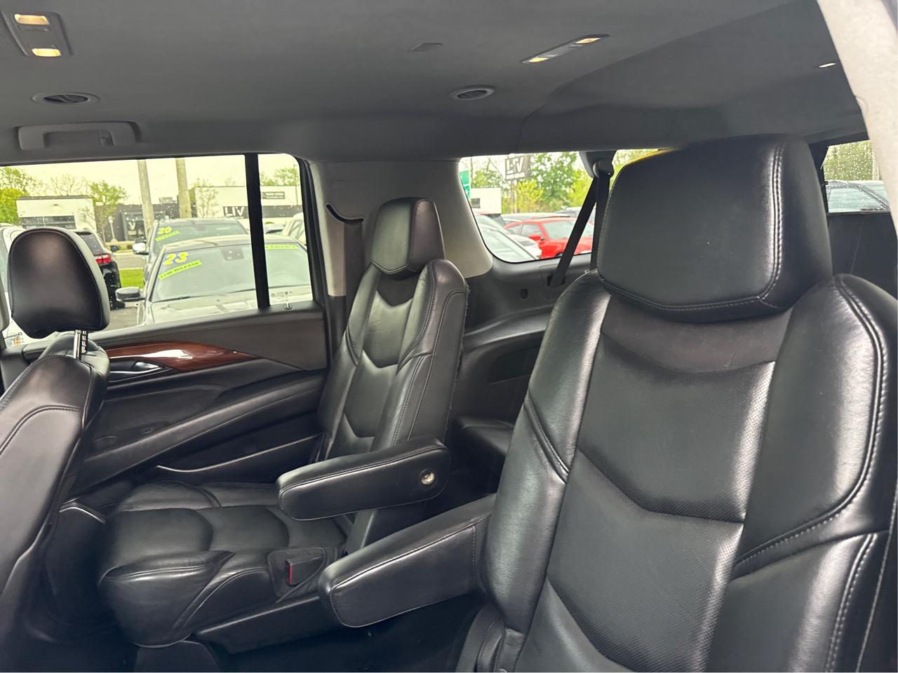 Cadillac Escalade ESV Standard 4WD 2018
