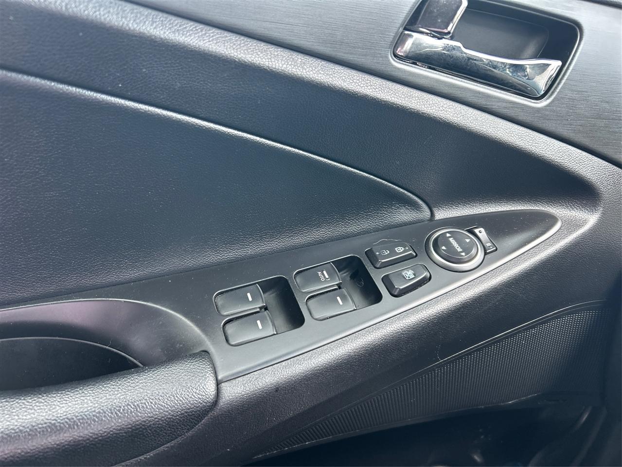 Hyundai Sonata Limited Auto 2011