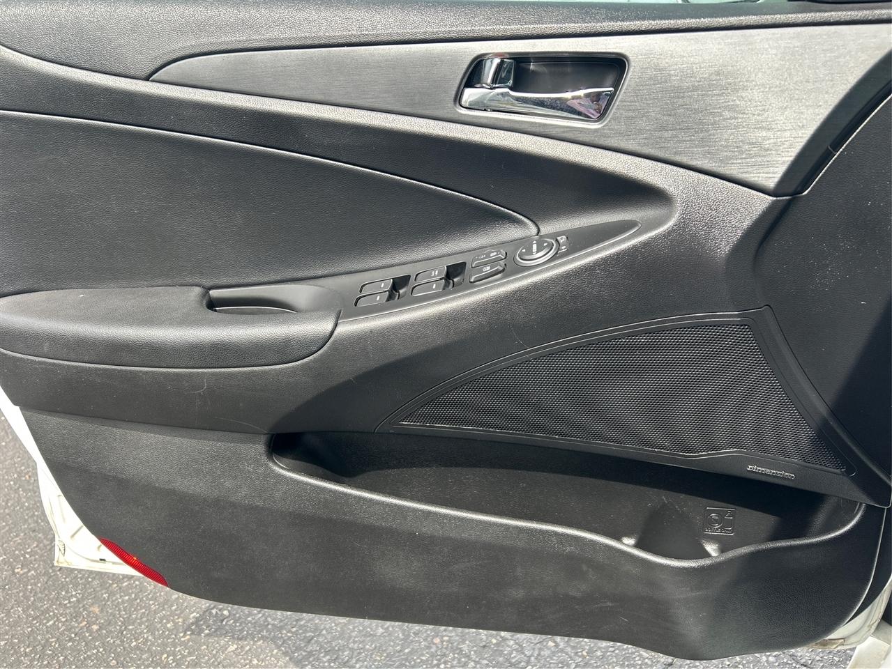 Hyundai Sonata Limited Auto 2011