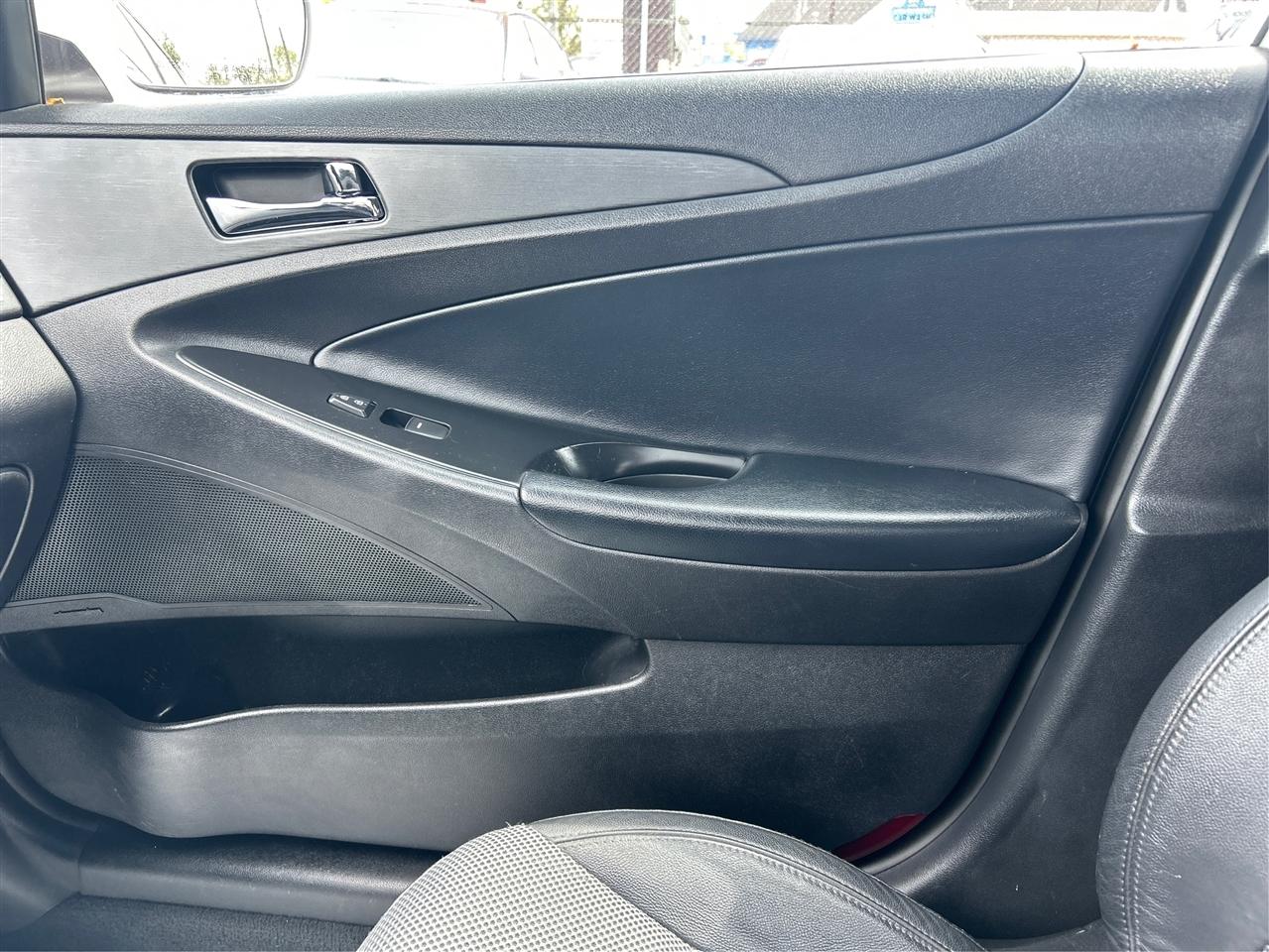 Hyundai Sonata Limited Auto 2011