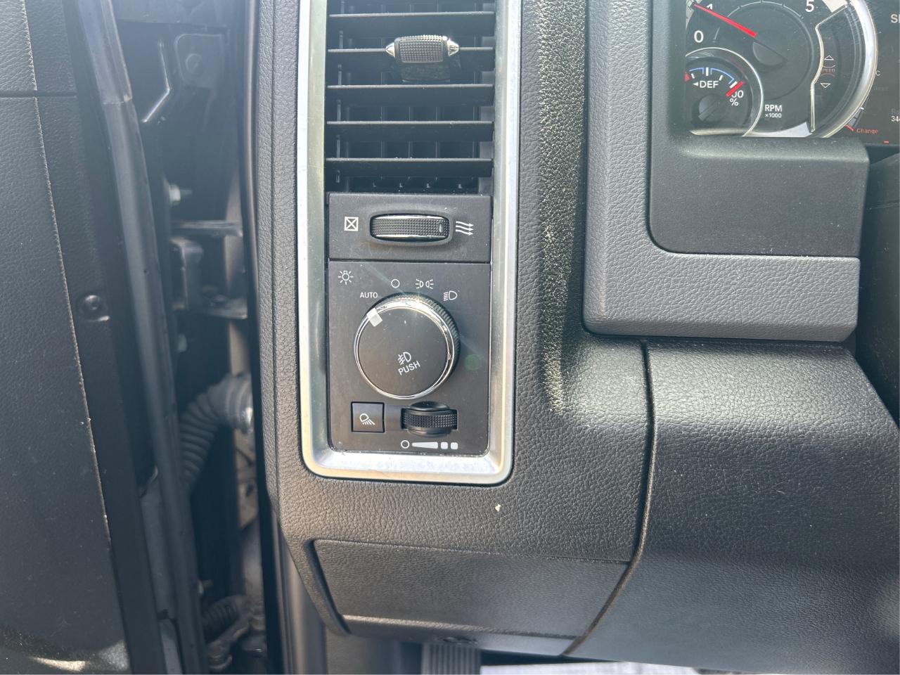 RAM 1500 Classic Tradesman Crew Cab SWB 4WD 2019