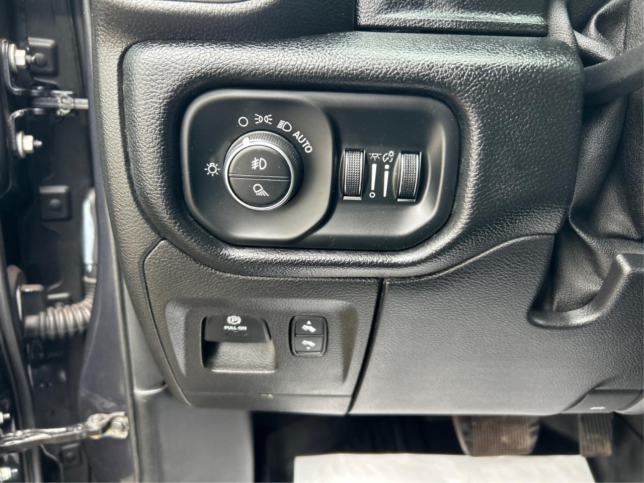 RAM 1500 Big Horn Crew Cab SWB 4WD 2019