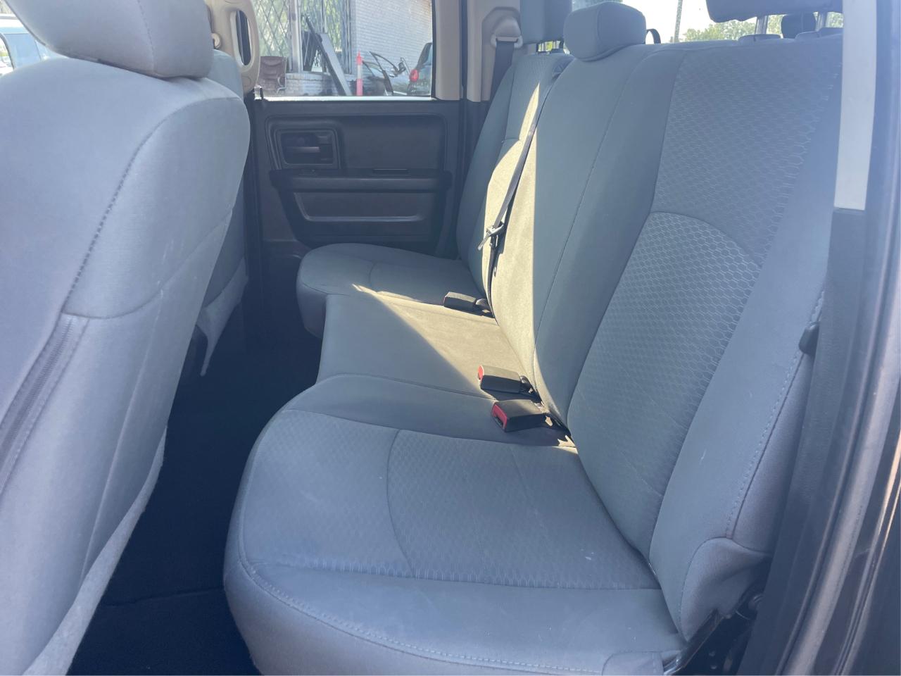 RAM 1500 Tradesman Quad Cab 4WD 2016