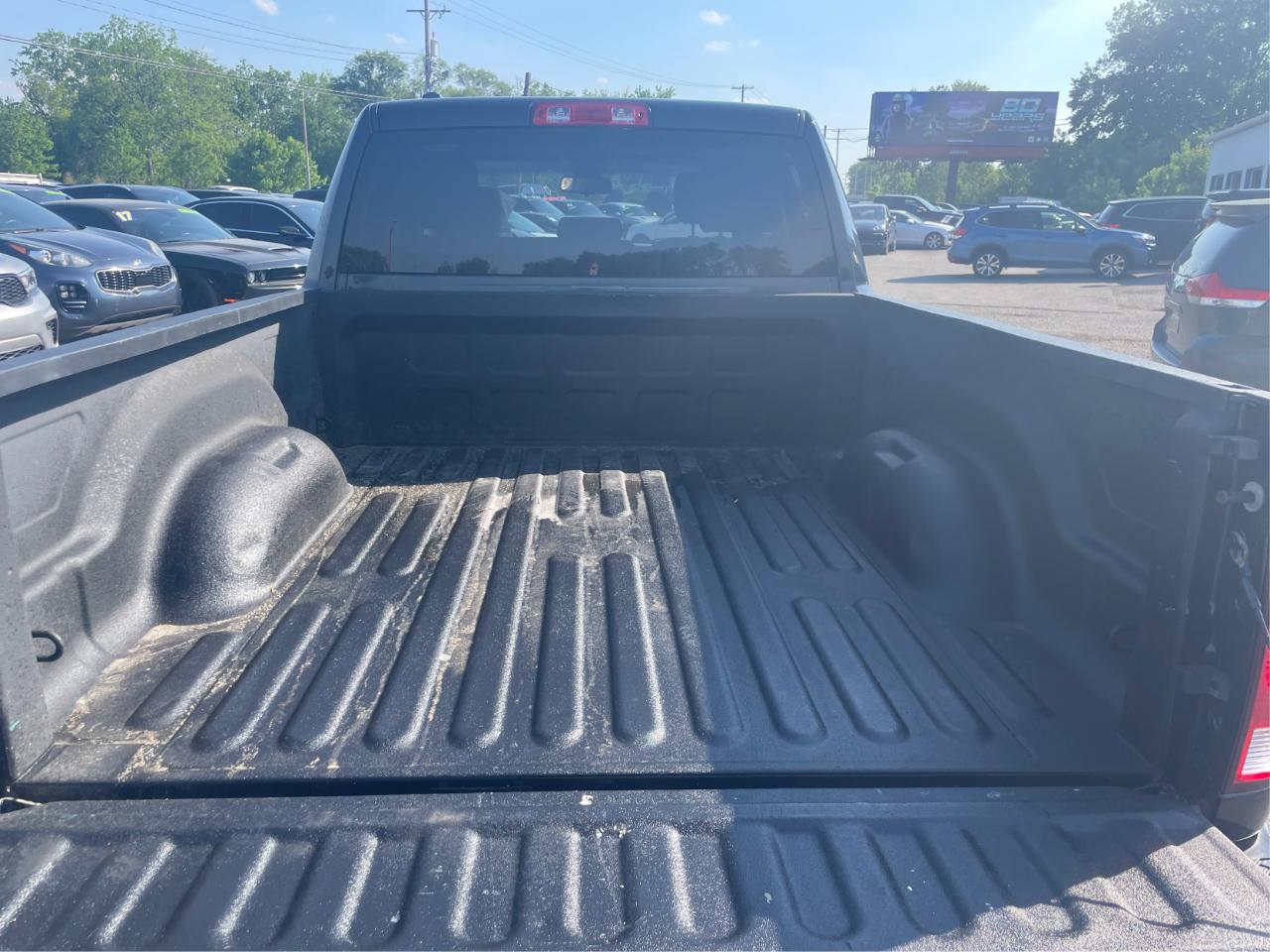 RAM 1500 Tradesman Quad Cab 4WD 2016